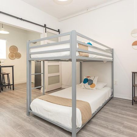 West Deco Aparthotel Μαϊάμι Μπιτς Εξωτερικό φωτογραφία
