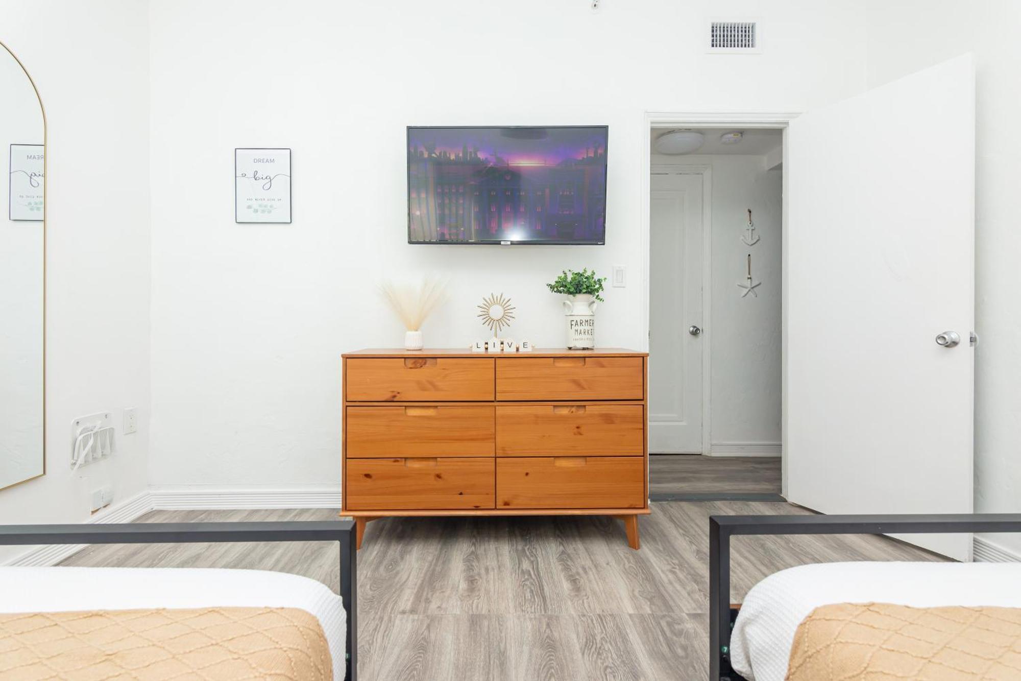 West Deco Aparthotel Μαϊάμι Μπιτς Εξωτερικό φωτογραφία