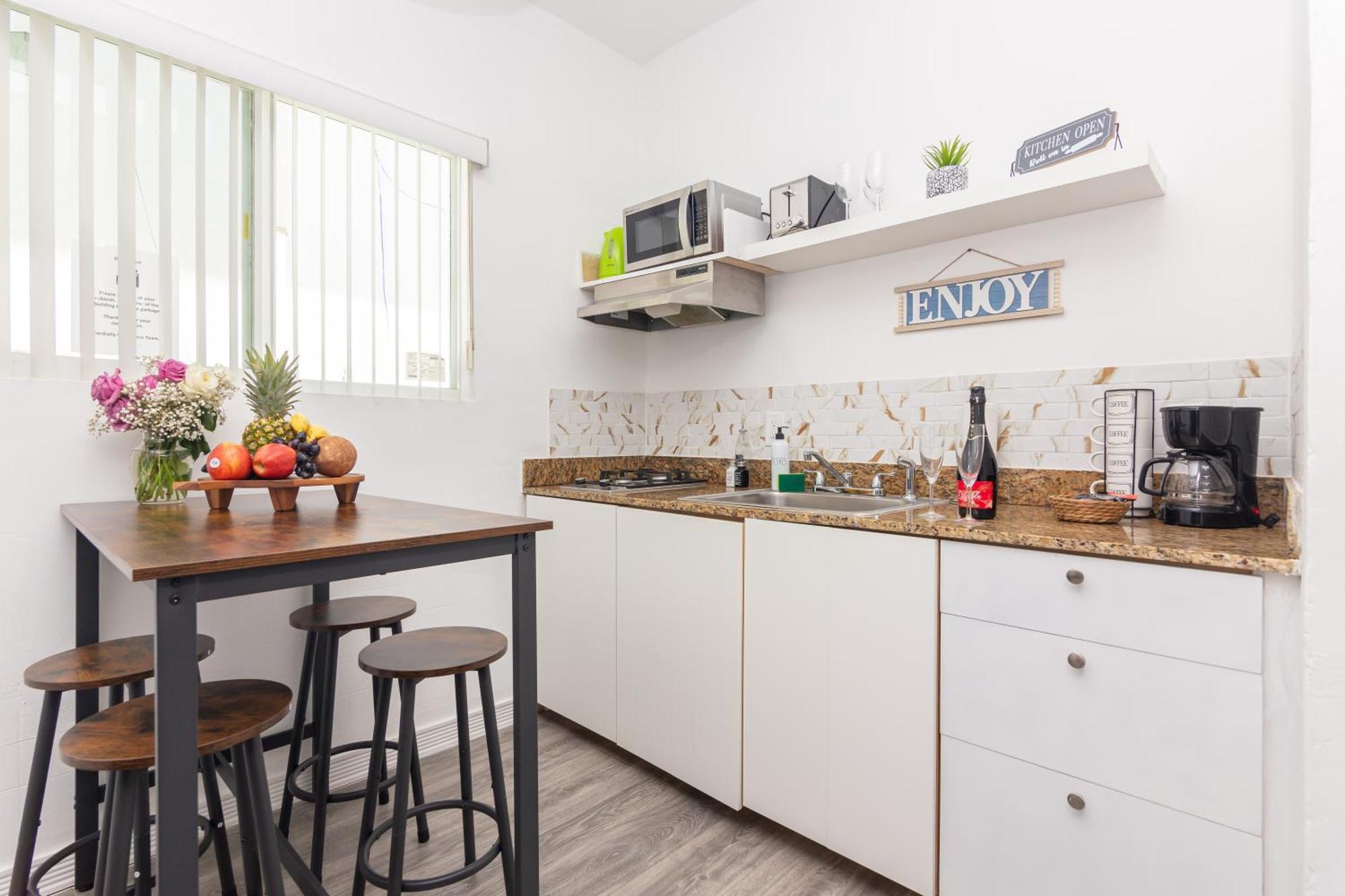 West Deco Aparthotel Μαϊάμι Μπιτς Εξωτερικό φωτογραφία