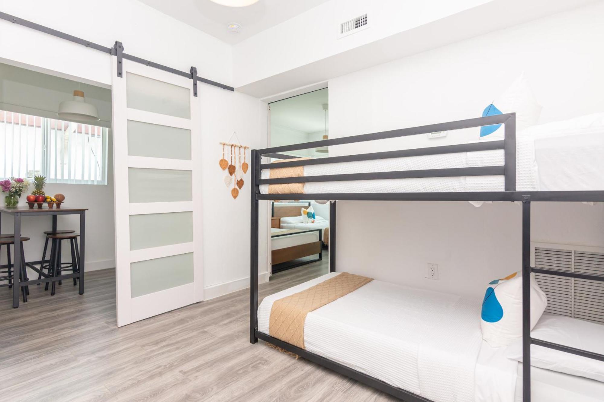 West Deco Aparthotel Μαϊάμι Μπιτς Εξωτερικό φωτογραφία