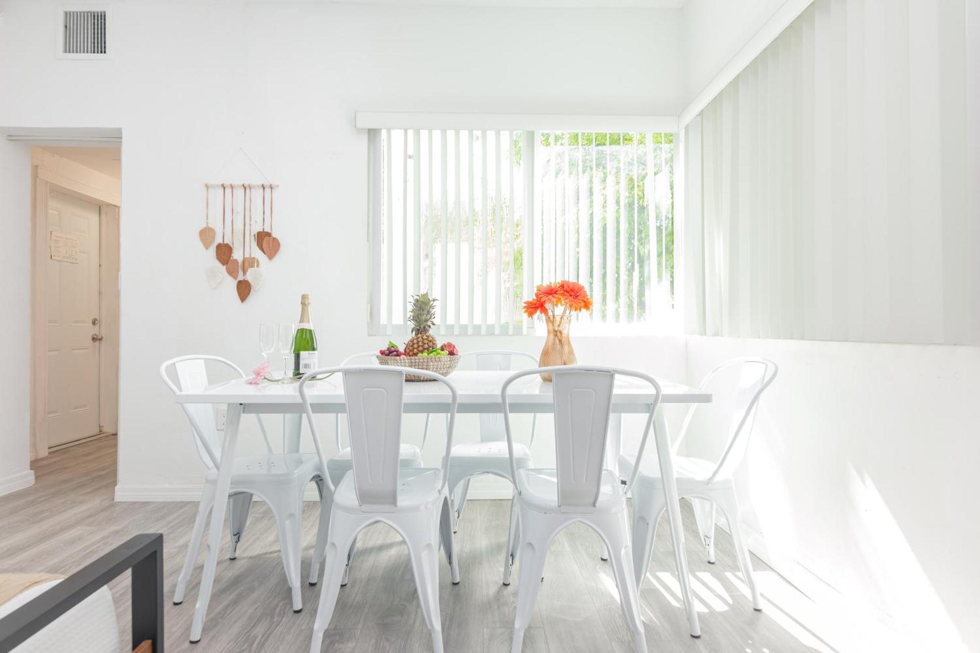 West Deco Aparthotel Μαϊάμι Μπιτς Εξωτερικό φωτογραφία