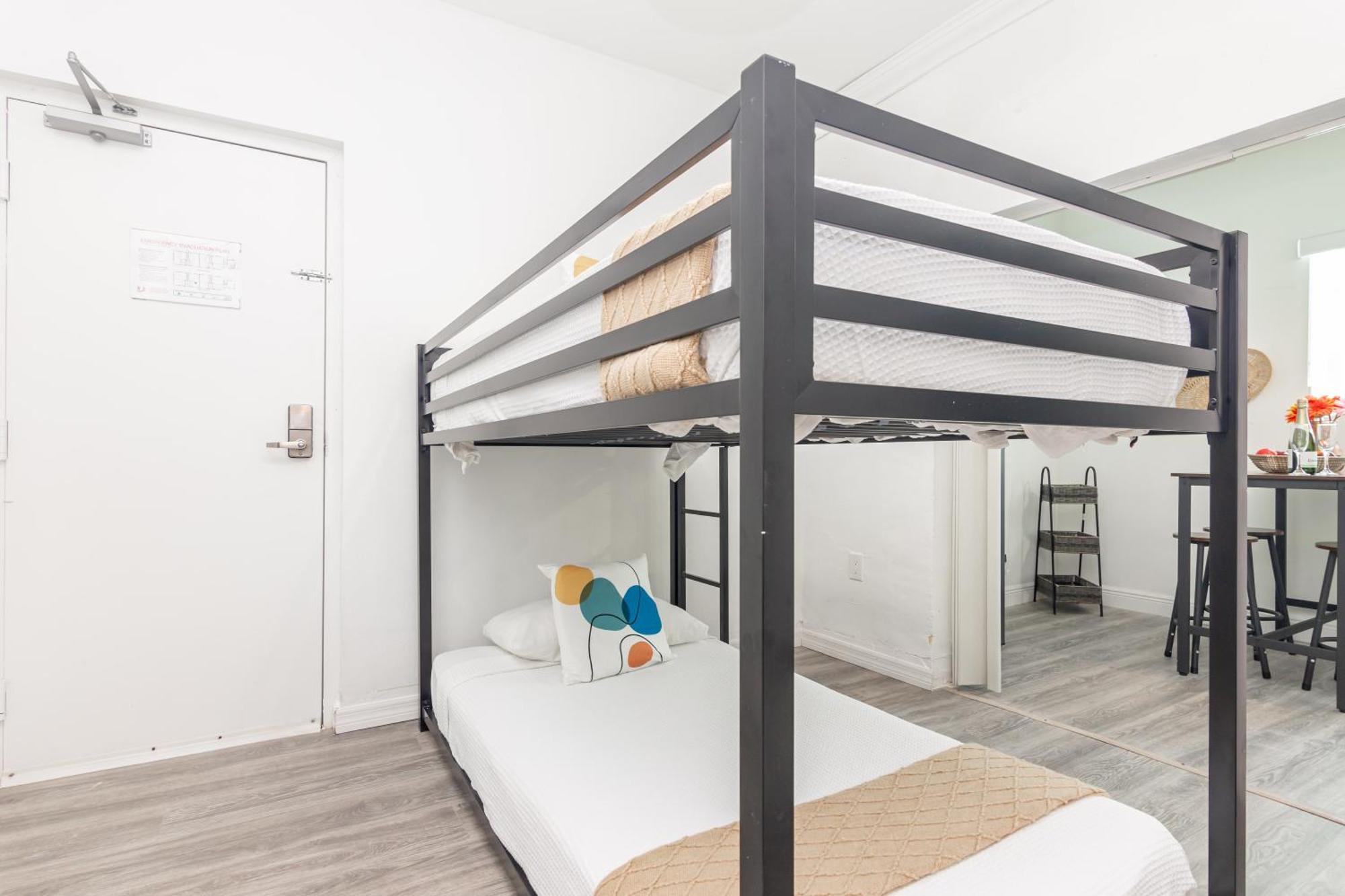 West Deco Aparthotel Μαϊάμι Μπιτς Δωμάτιο φωτογραφία