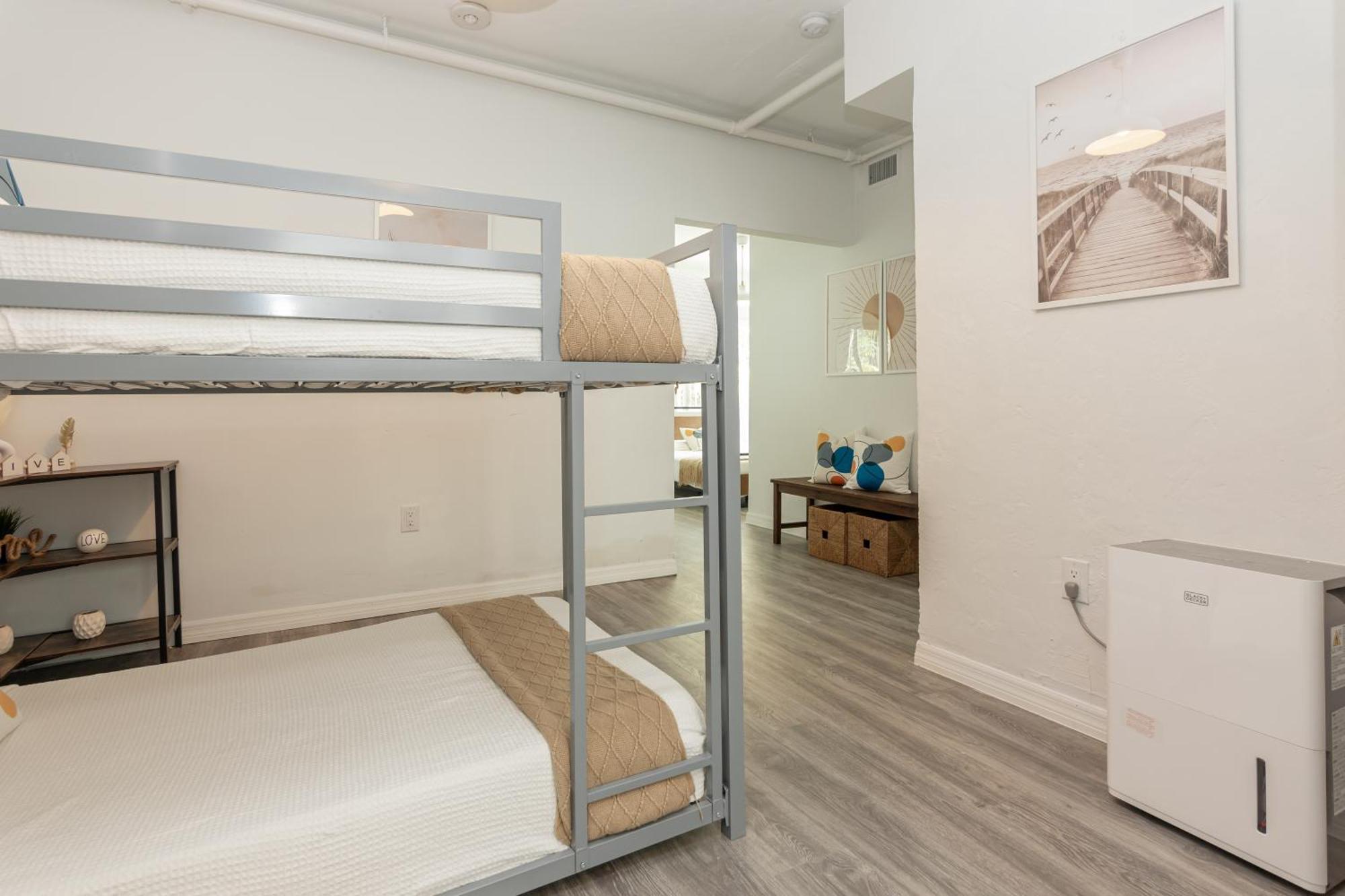 West Deco Aparthotel Μαϊάμι Μπιτς Εξωτερικό φωτογραφία