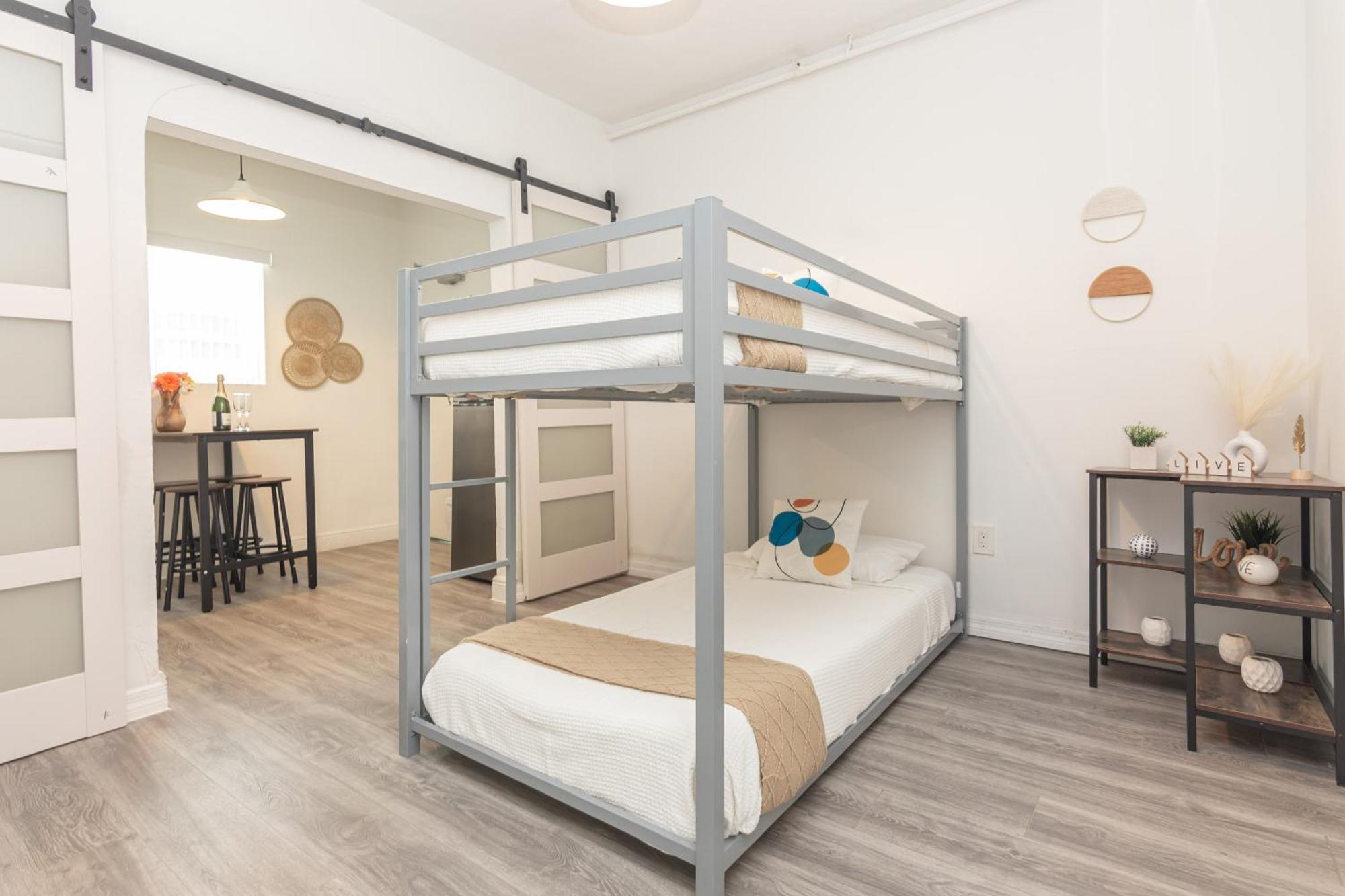 West Deco Aparthotel Μαϊάμι Μπιτς Εξωτερικό φωτογραφία